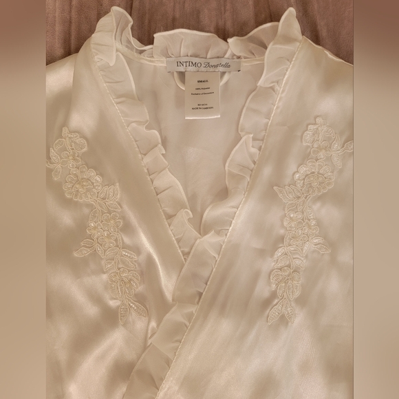 ✨ Luxury White Ivory Robe Size S - Picture 3 of 8